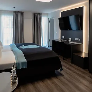 https://mood-temporary-living.hotelsheidelberg.net